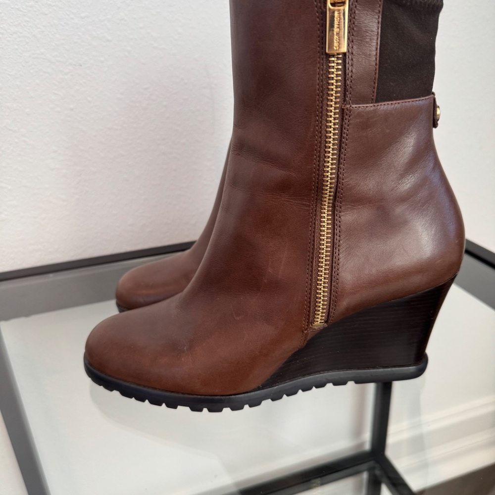 MICHAEL KORS Aileen Brown LeatherWedge Bootie Size 8 - Picture 4 of 15